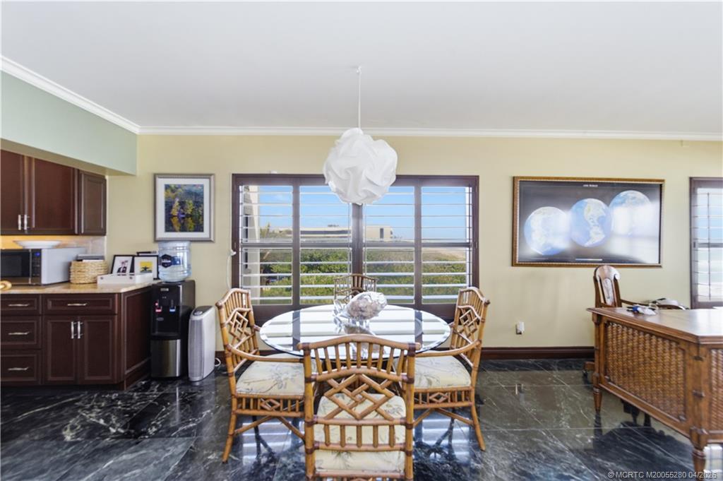 Stuart, Florida, 34996, United States, 2 Bedrooms Bedrooms, ,2 BathroomsBathrooms,Residential,Active,2036624