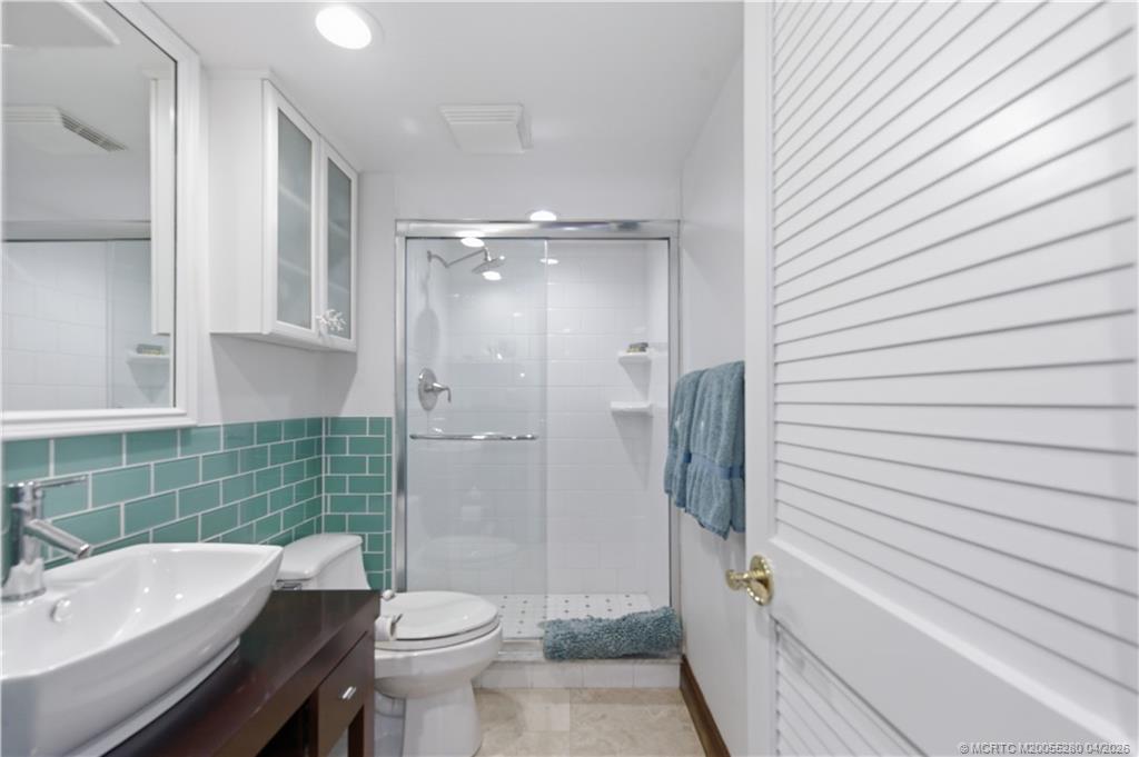Stuart, Florida, 34996, United States, 2 Bedrooms Bedrooms, ,2 BathroomsBathrooms,Residential,Active,2036624