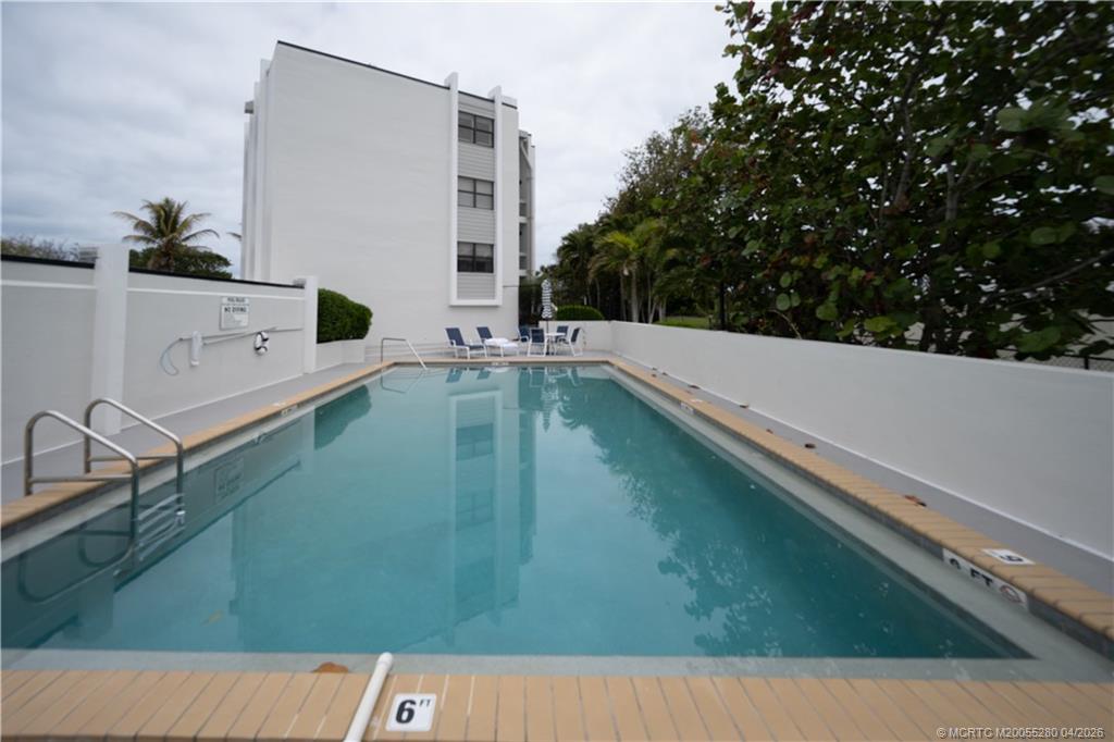 Stuart, Florida, 34996, United States, 2 Bedrooms Bedrooms, ,2 BathroomsBathrooms,Residential,Active,2036624