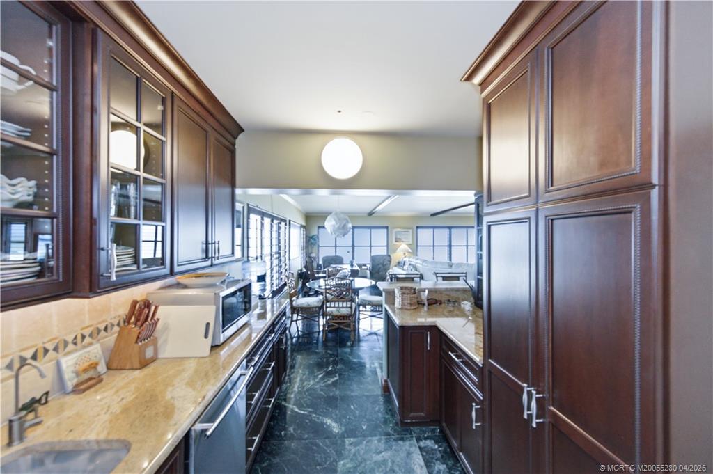 Stuart, Florida, 34996, United States, 2 Bedrooms Bedrooms, ,2 BathroomsBathrooms,Residential,Active,2036624