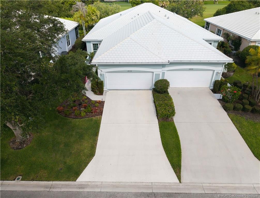 1822 SW Willowbend Lane
