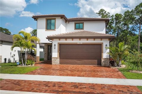 253 SE Via Visconti Port Saint Lucie FL 34952