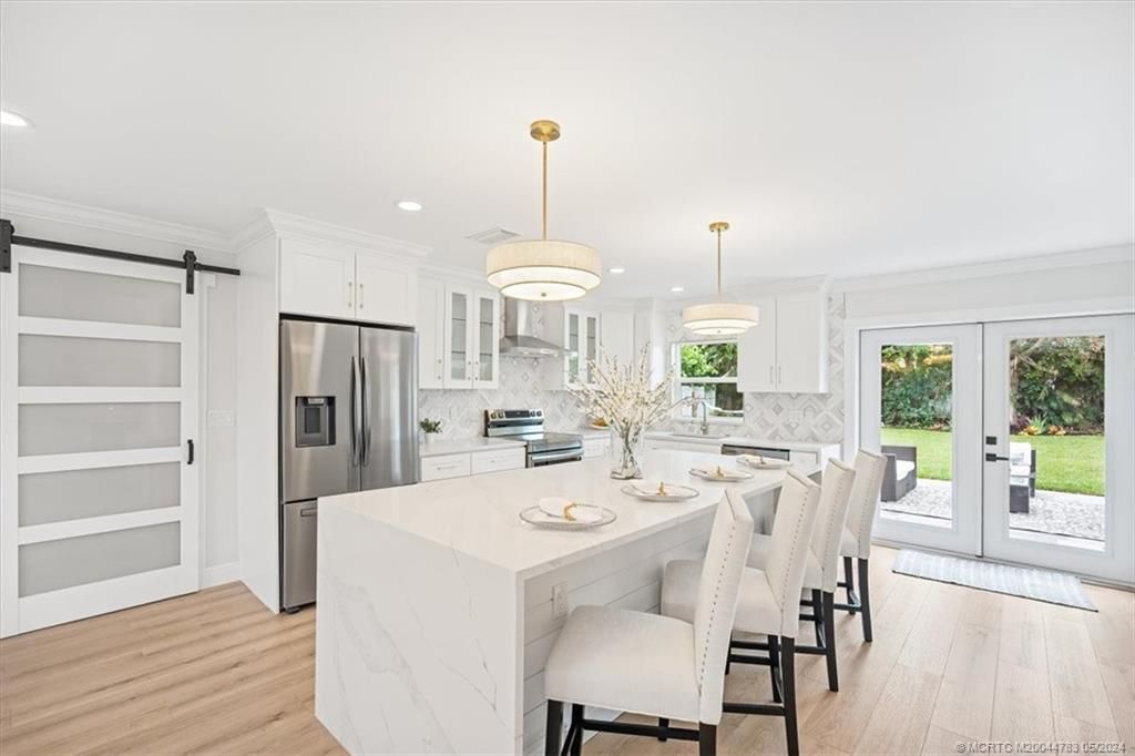 Photo of 907 SE Flamingo Avenue, Stuart, FL 34996 (MLS # M20044783)