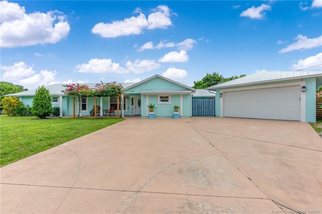 Photo of 4019 SE Robertson Road, Stuart, FL 34997 (MLS # M20041298)