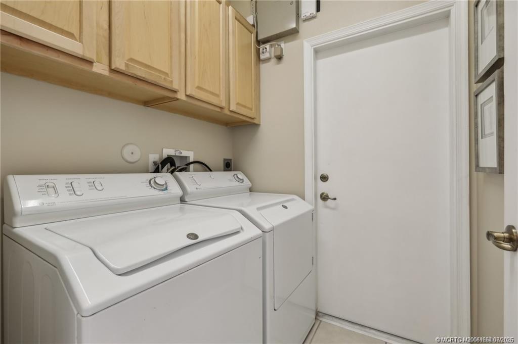 Jensen Beach, Florida 34957, United States, 3 Bedrooms Bedrooms, ,2 BathroomsBathrooms,Residential,Active,163768