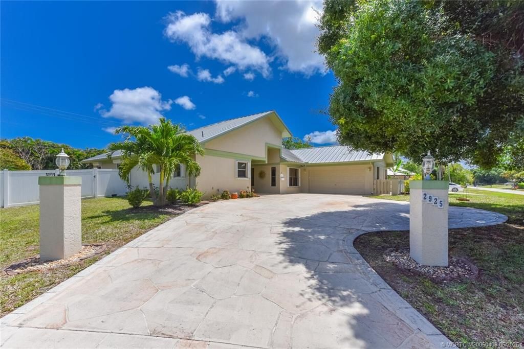 Photo of 2925 NW Florida Court, Stuart, FL 34994 (MLS # M20050409)