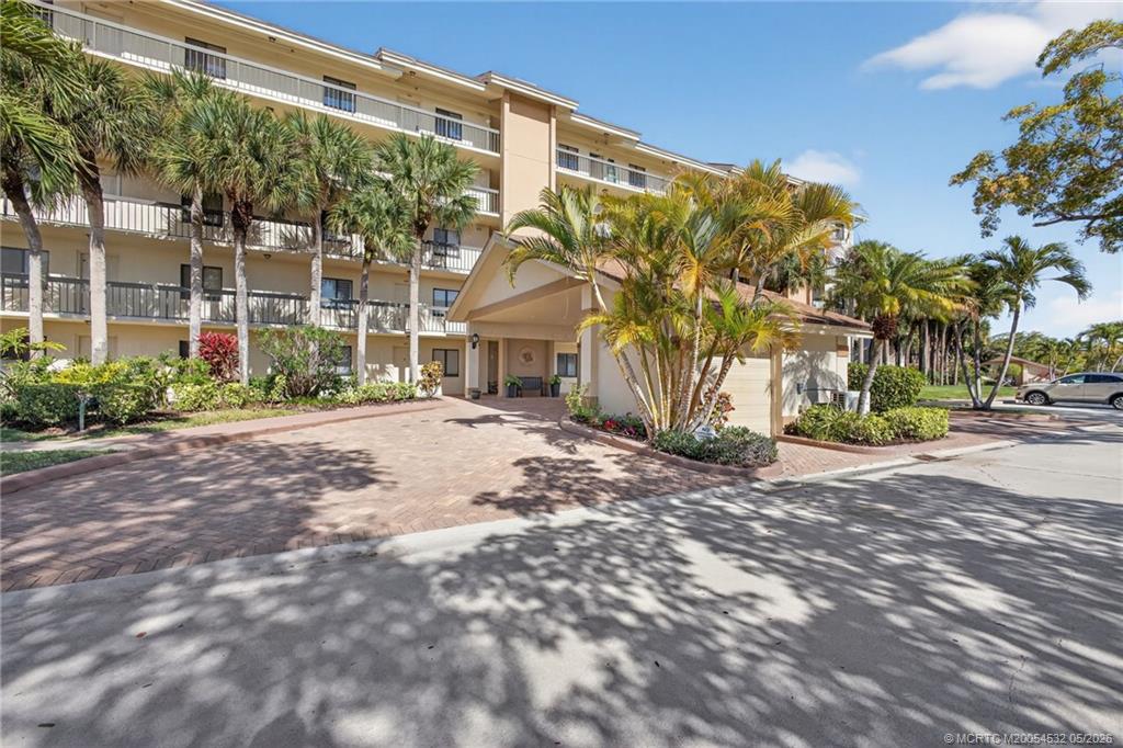 901 Seafarer Circle 504