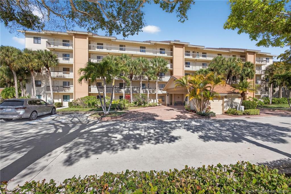 901 Seafarer Circle 504