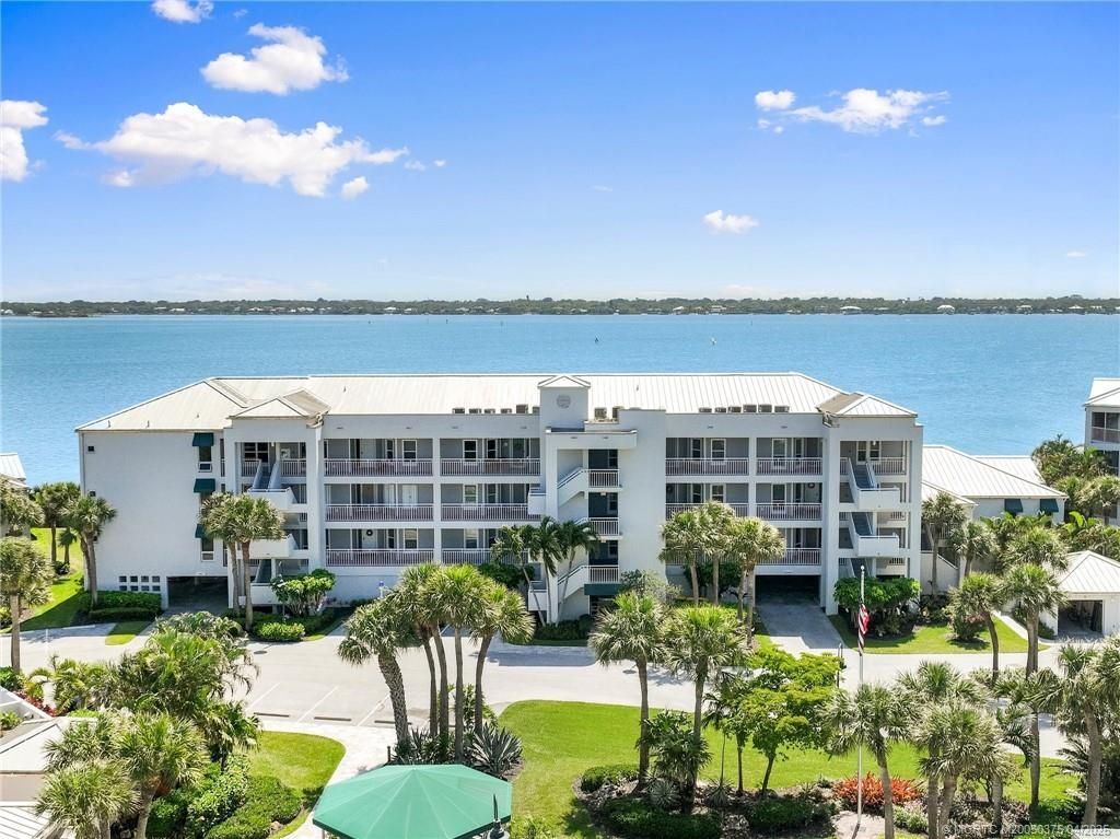 Photo of 164 NE Edgewater Drive #2105, Stuart, FL 34996 (MLS # M20050375)