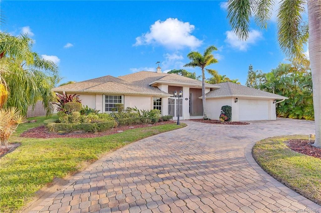 Photo of 2656 SE Grand Drive, Port Saint Lucie, FL 34952 (MLS # M20042524)