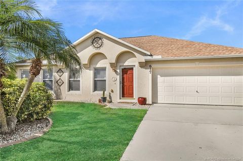 Homes For Sale - 817 SW Kappa Avenue<br/> Saint Lucie County, Port St. Lucie, FL 34953