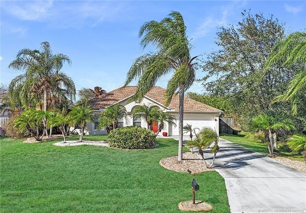 Photo of 817 SW Kappa Avenue, Port Saint Lucie, FL 34953 (MLS # M20054649)