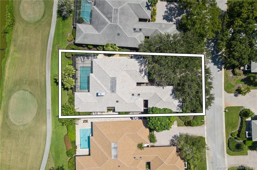 Photo of 6101 SE Oakmont Place, Stuart, FL 34997 (MLS # M20040894)