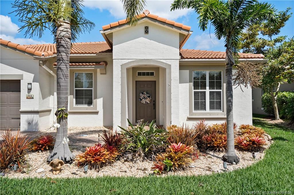324 SW Sun Circle