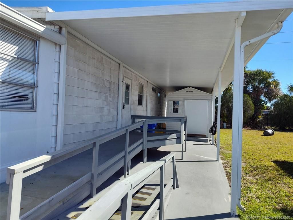 Photo of 196 SE Trafalgar Terrace, Stuart, FL 34994 (MLS # M20049476)