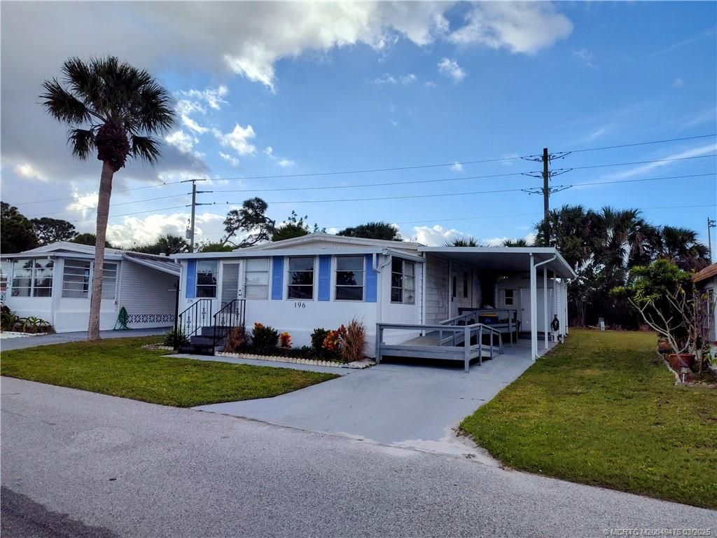 Photo of 196 SE Trafalgar Terrace, Stuart, FL 34994 (MLS # M20049476)
