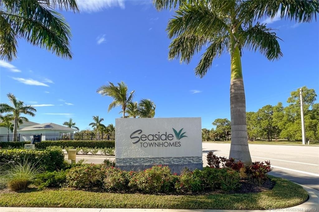 Photo of 325 SE Halifax Lane, Stuart, FL 34994 (MLS # M20037558)