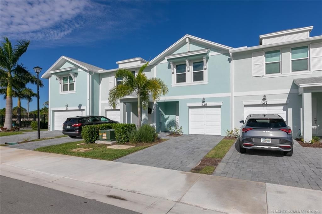 Photo of 325 SE Halifax Lane, Stuart, FL 34994 (MLS # M20037558)