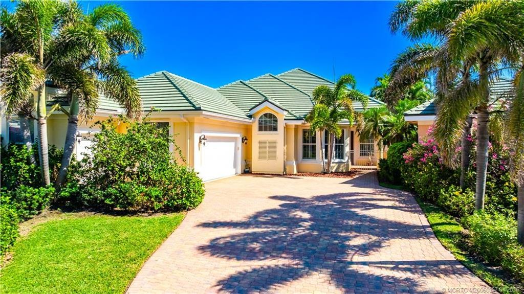 Photo of 2888 SE Dune Drive, Stuart, FL 34996 (MLS # M20050367)