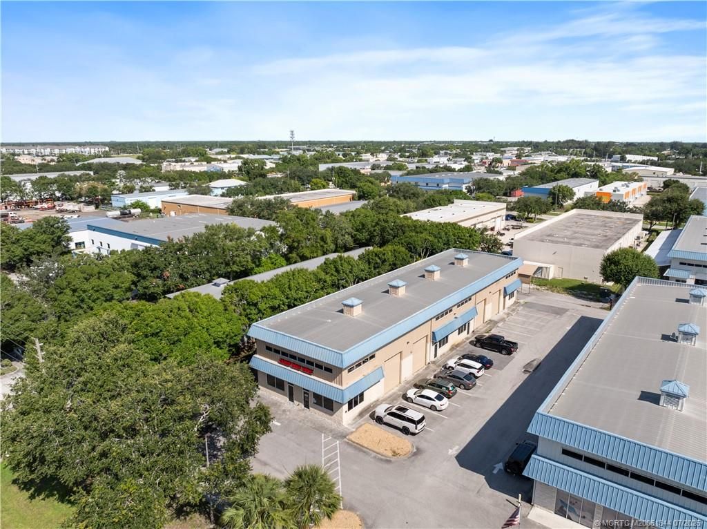 Photo of 3483 SE Lionel Terrace, Stuart, FL 34997 (MLS # M20051344)