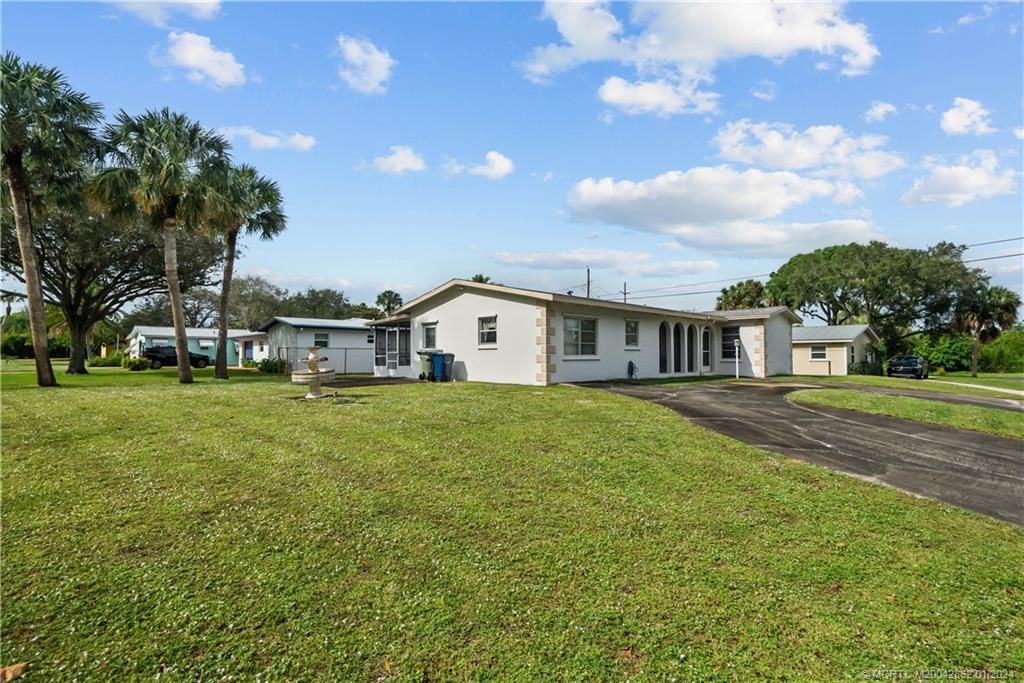 Photo of 300 SW Winnachee Drive, Stuart, FL 34994 (MLS # M20042862)