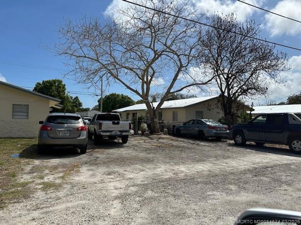 Photo of 3200 Duban Terrace, Fort Pierce, FL 34982 (MLS # M20054674)