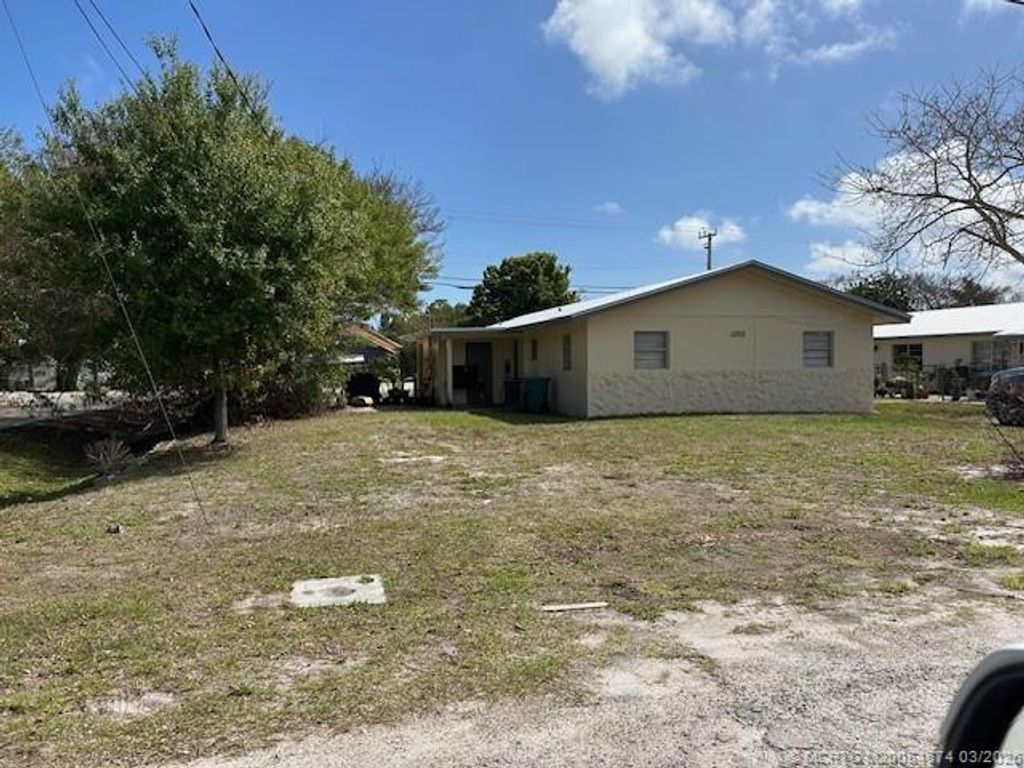 Photo of 3200 Duban Terrace, Fort Pierce, FL 34982 (MLS # M20054674)