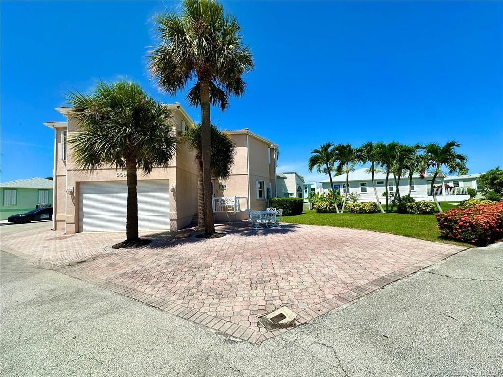 Photo of 509 Nettles Boulevard, Jensen Beach, FL 34957 (MLS # M20037755)