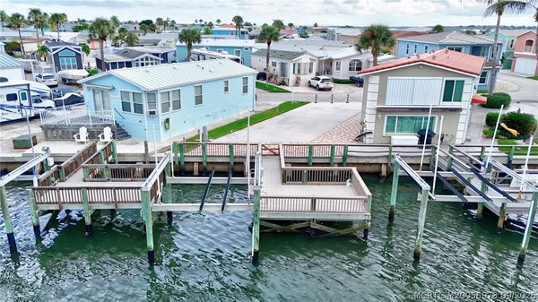 5 NETTLES BLVD, JENSEN BEACH, FL 34957 - Image 05434cccb2ca3dfab88ba3a5c4f19a3a/2201373855