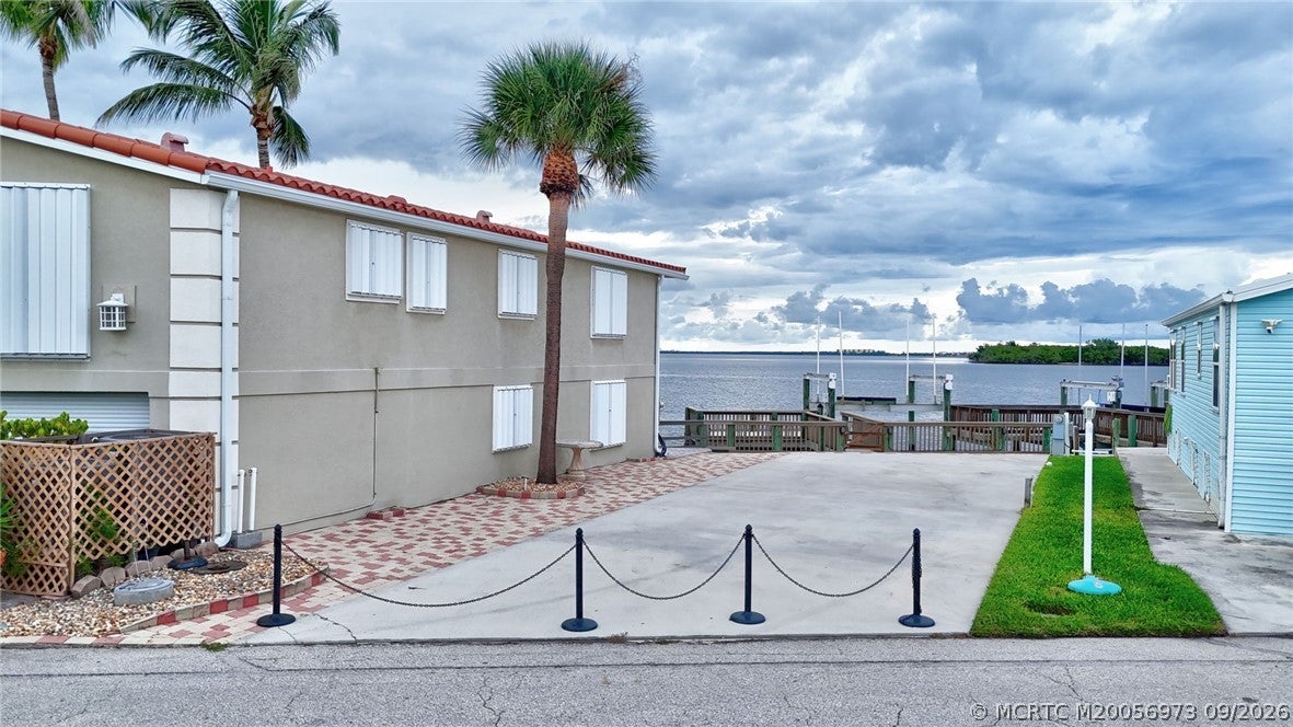 5 Nettles Boulevard