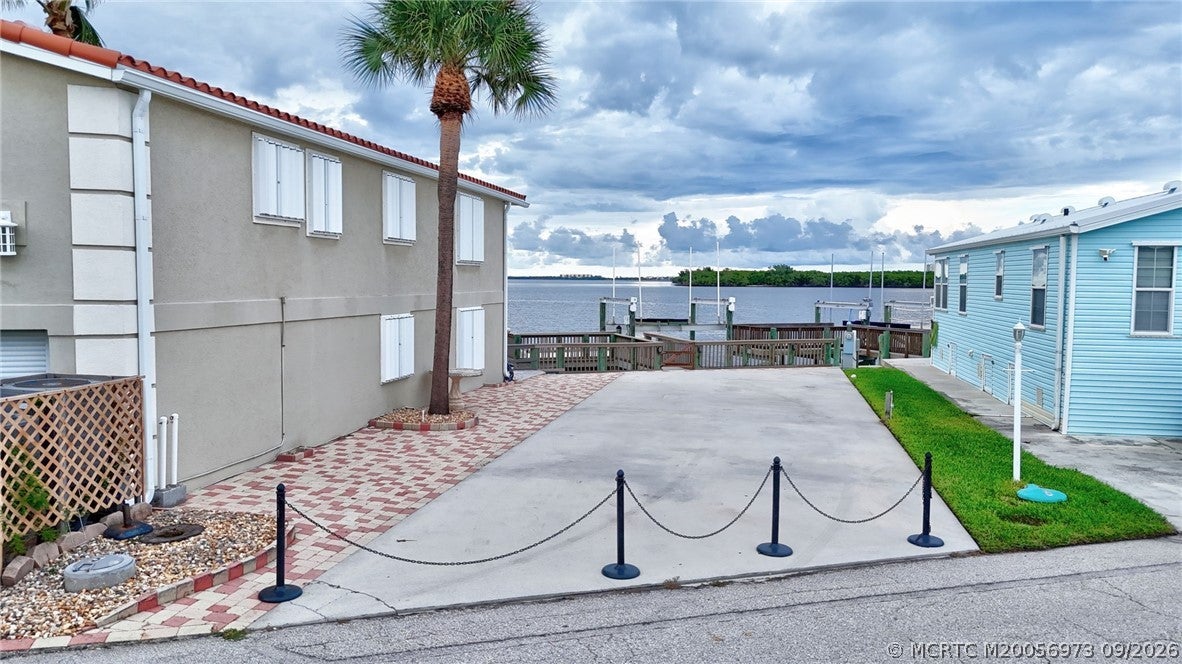 5 Nettles Boulevard