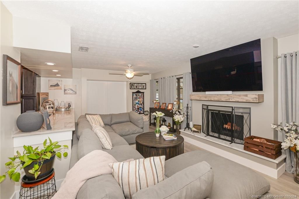 Photo of 1502 SE Portillo Road, Port Saint Lucie, FL 34952 (MLS # M20043167)