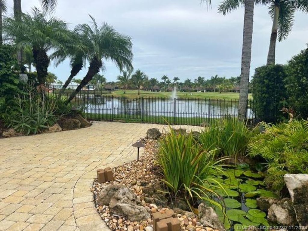 Photo of 350 NW Foursome Lane, Port Saint Lucie, FL 34986 (MLS # M20040280)