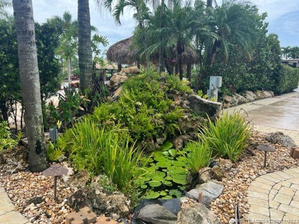 Photo of 350 NW Foursome Lane, Port Saint Lucie, FL 34986 (MLS # M20040280)