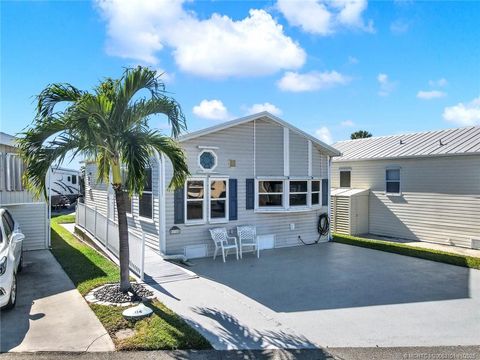 Photo of 114 Nettles Boulevard, Jensen Beach, FL 34957 (MLS # M20053101)