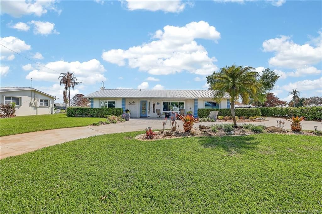 Photo of 2004 5th Court SE, Vero Beach, FL 32962 (MLS # M20054949)