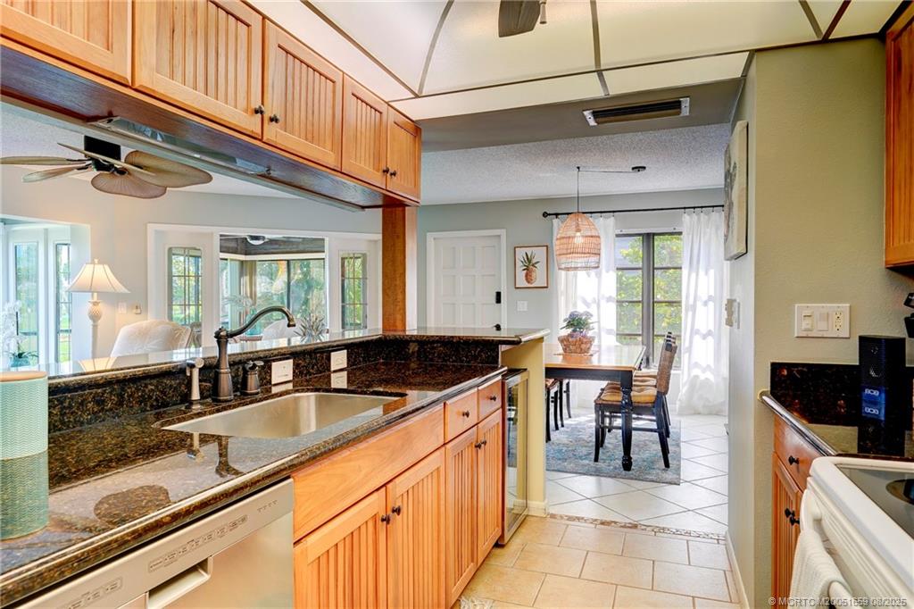 Stuart, Florida 34996, United States, 2 Bedrooms Bedrooms, ,2 BathroomsBathrooms,Residential,Active,185960