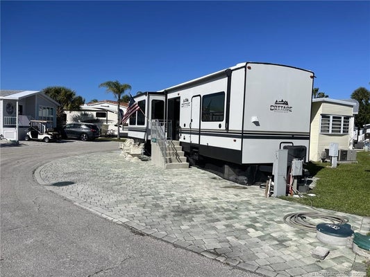769 NETTLES BLVD, JENSEN BEACH, FL 34957 - Image 06c4d6622f4e95ae8026de7c26e85543/269881295