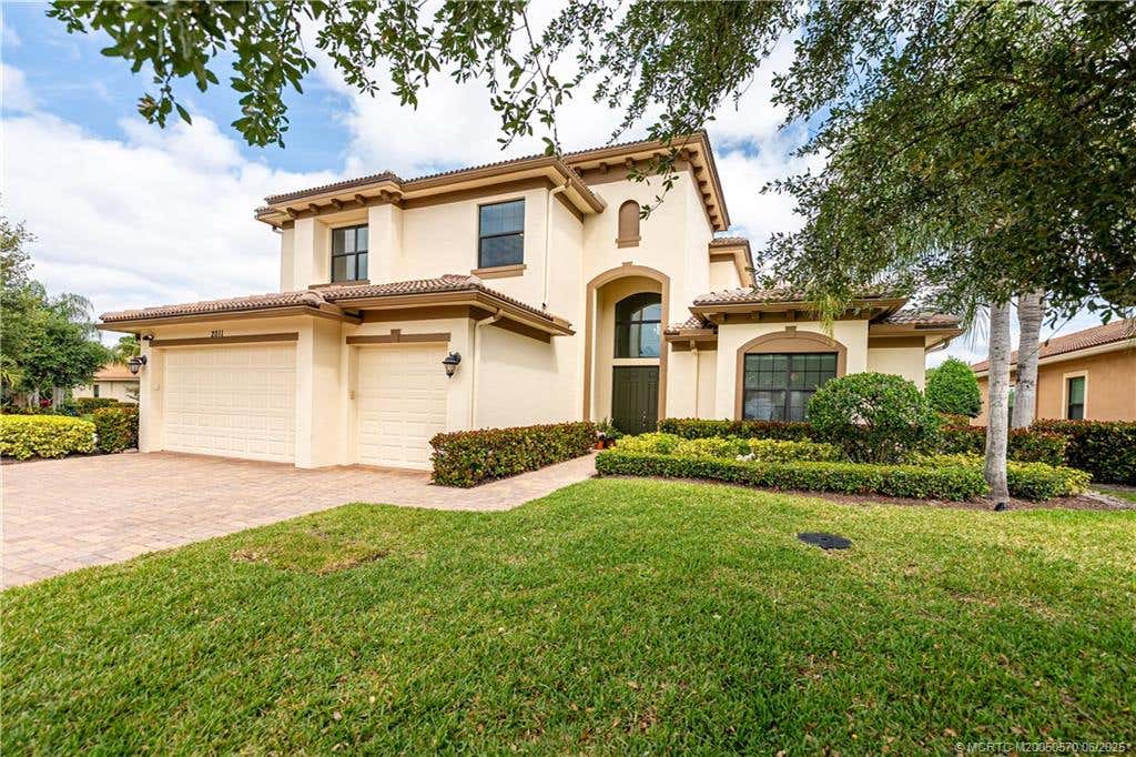 Photo of 2011 NW Sapphire Ridge Way, Jensen Beach, FL 34957 (MLS # M20050570)