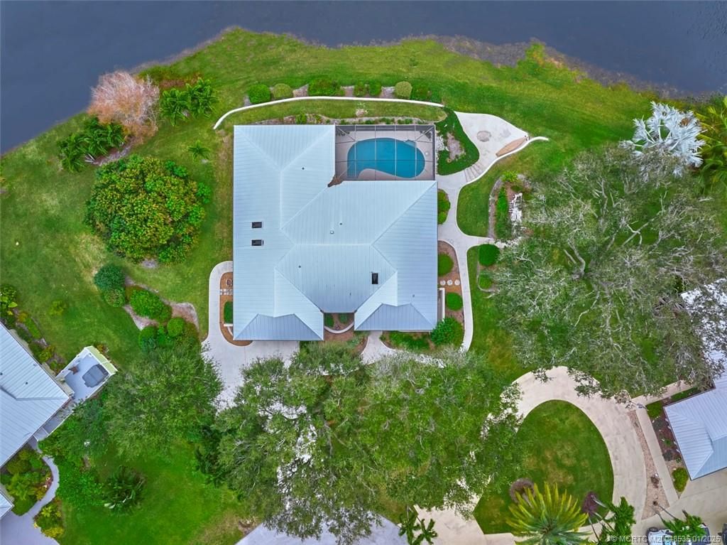 Photo of 627 NE Silver Oak Terrace, Jensen Beach, FL 34957 (MLS # M20048535)