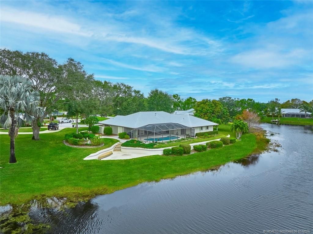 Photo of 627 NE Silver Oak Terrace, Jensen Beach, FL 34957 (MLS # M20048535)