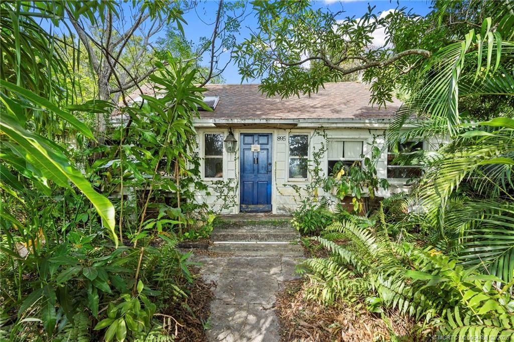 Photo of 895 SW 29th Terrace, Palm City, FL 34990 (MLS # M20054408)