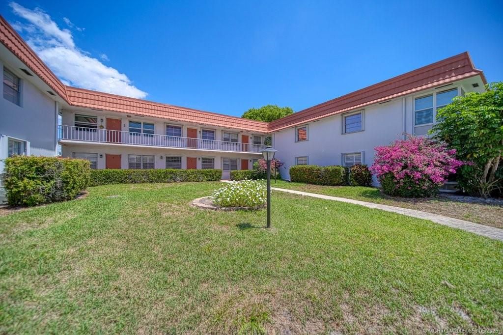 Photo of 2600 SE Ocean Boulevard #JJ6, Stuart, FL 34996 (MLS # M20050653)