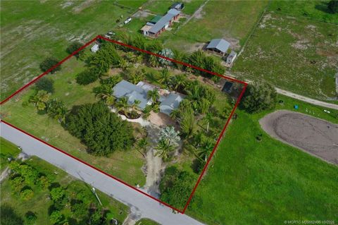 Photo of 2523 SW Horseshoe Trail, Palm City, FL 34990 (MLS # M20052496)