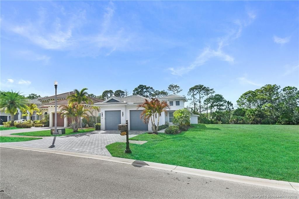 Photo of 279 SE Via Bisento, Port Saint Lucie, FL 34952 (MLS # M20054484)