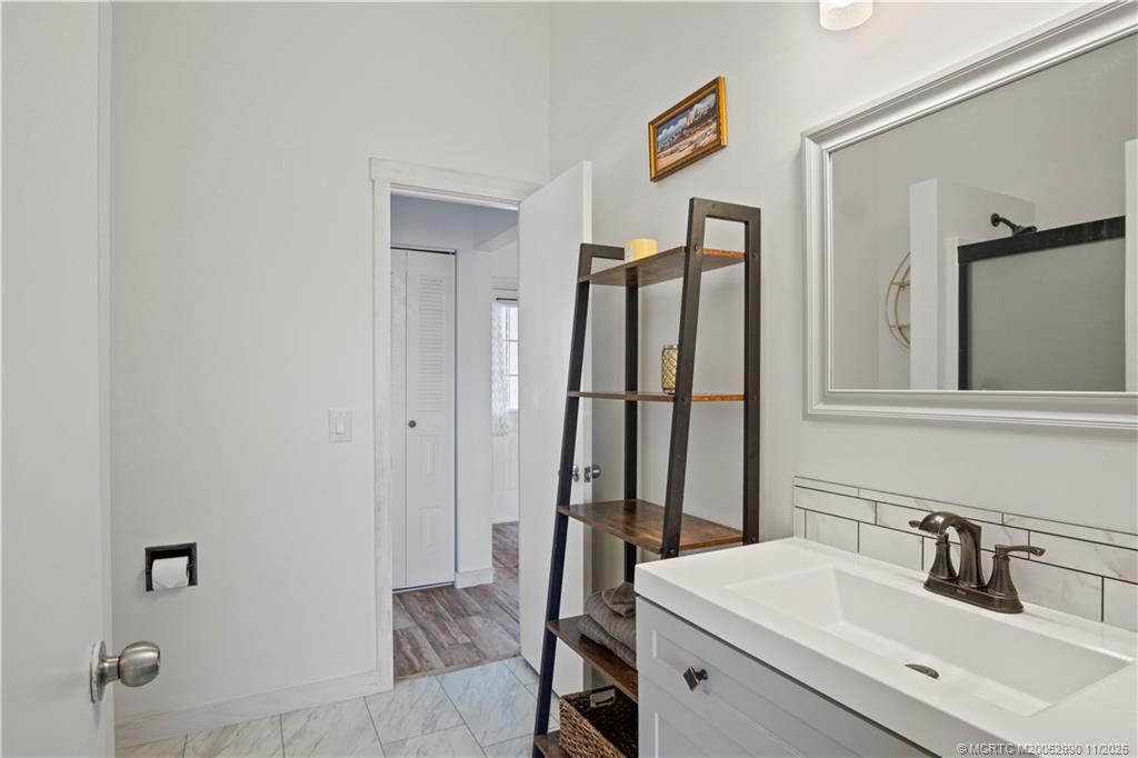 Jensen Beach, Florida 34957, United States, 2 Bedrooms Bedrooms, ,1 BathroomBathrooms,Residential,Active,241107