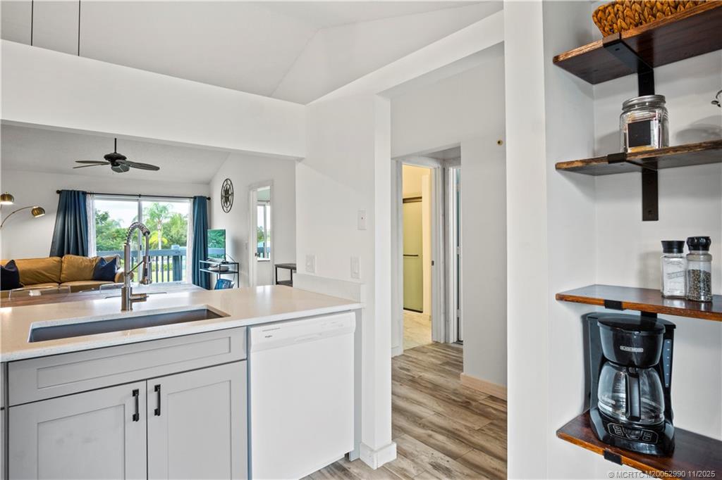 Jensen Beach, Florida 34957, United States, 2 Bedrooms Bedrooms, ,1 BathroomBathrooms,Residential,Active,241107