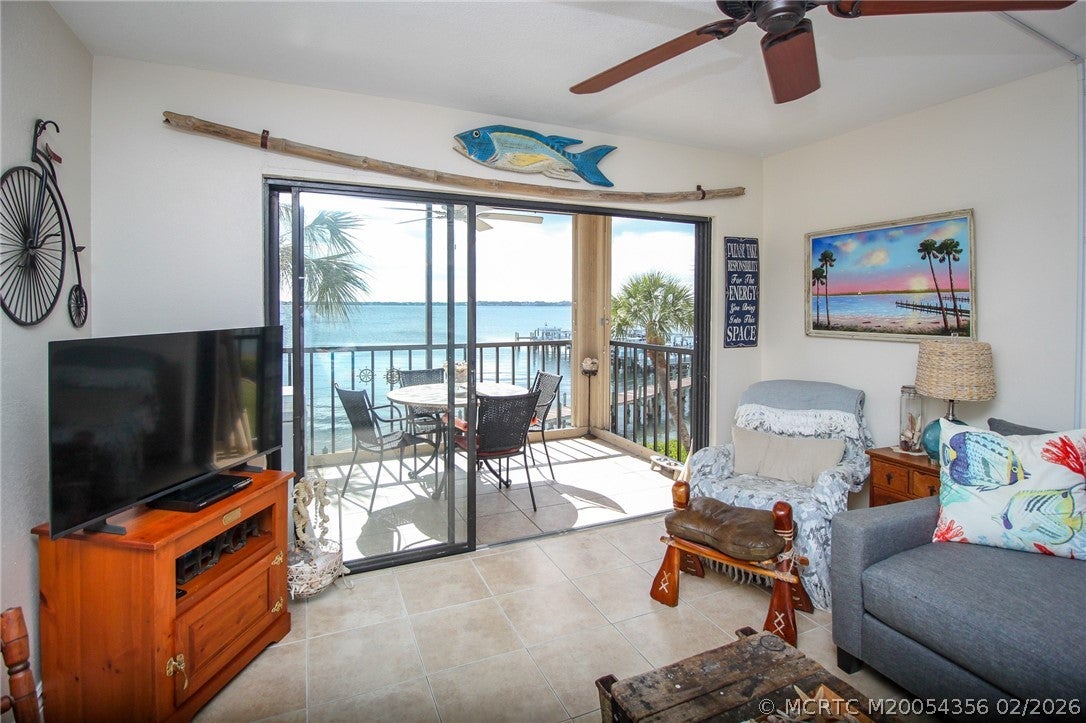 4680 NE Sandpebble Trace 305