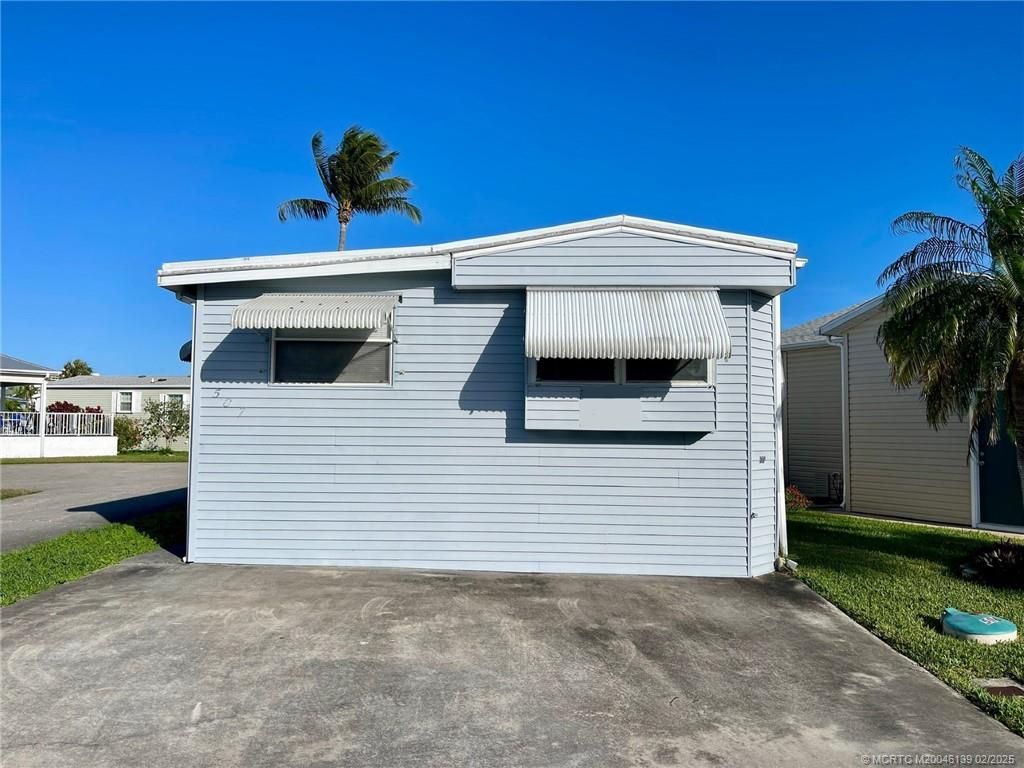 Photo of 507 Nettles Boulevard, Jensen Beach, FL 34957 (MLS # M20046139)