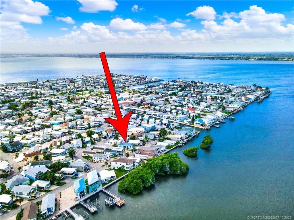 Photo of 551 Nettles Boulevard, Jensen Beach, FL 34957 (MLS # M20052827)